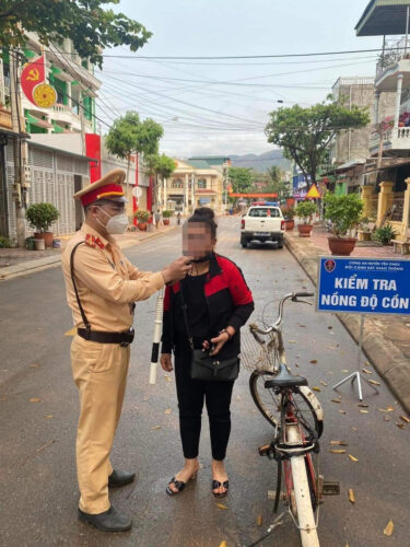 Đi xe đạp có bị thổi nồng độ cồn